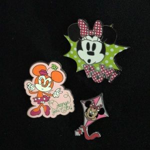 Minnie Mouse Disney pins.
